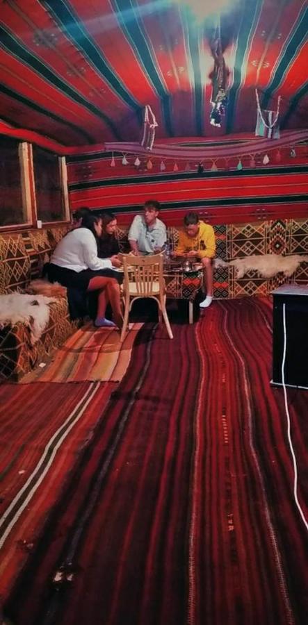 Al Ḩayy Happy Bedouin House Petra Bed & Breakfast エクステリア 写真