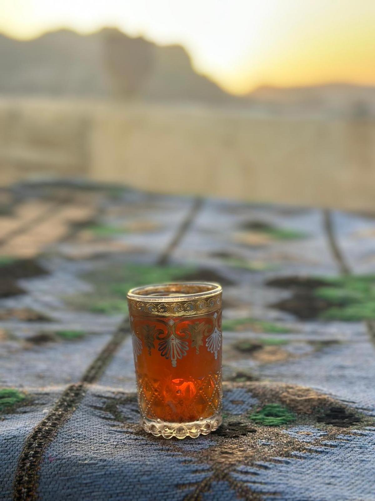 Al Ḩayy Happy Bedouin House Petra Bed & Breakfast エクステリア 写真