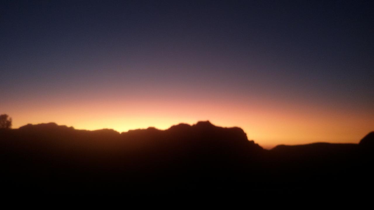 Al Ḩayy Happy Bedouin House Petra Bed & Breakfast エクステリア 写真