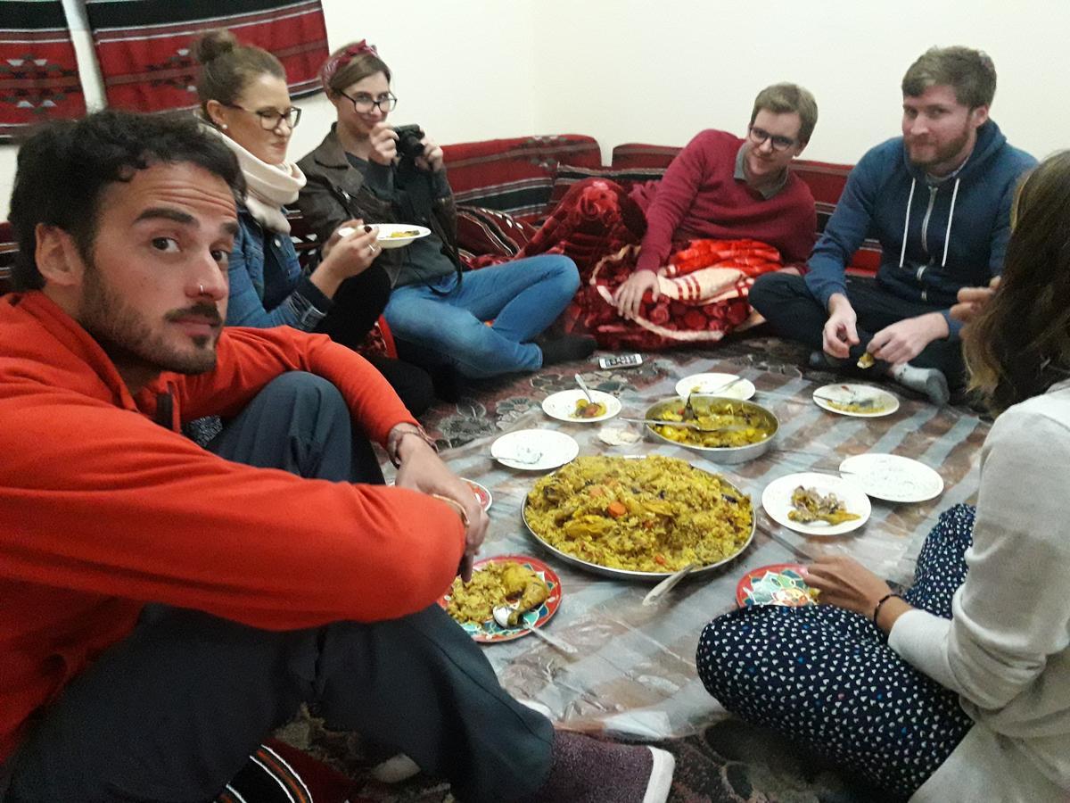 Al Ḩayy Happy Bedouin House Petra Bed & Breakfast エクステリア 写真